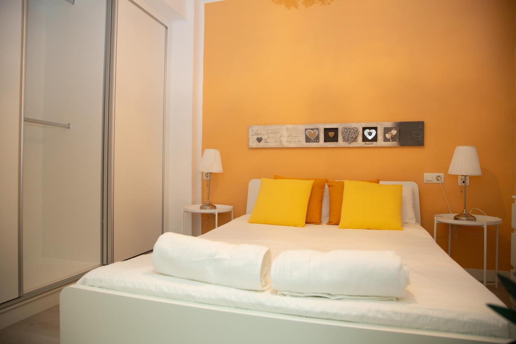 Apartamento En La Merced Малага Екстериор снимка