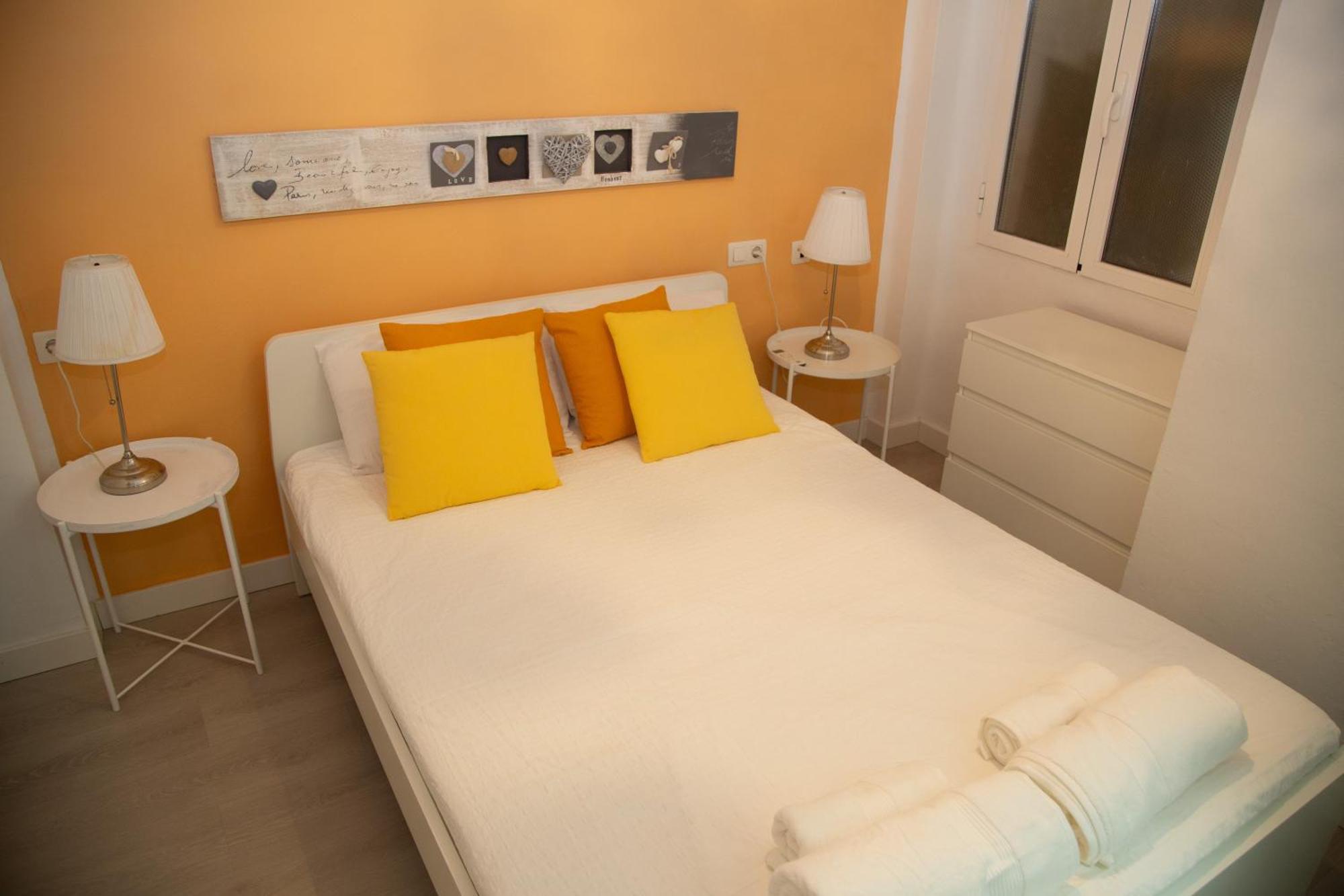 Apartamento En La Merced Малага Екстериор снимка